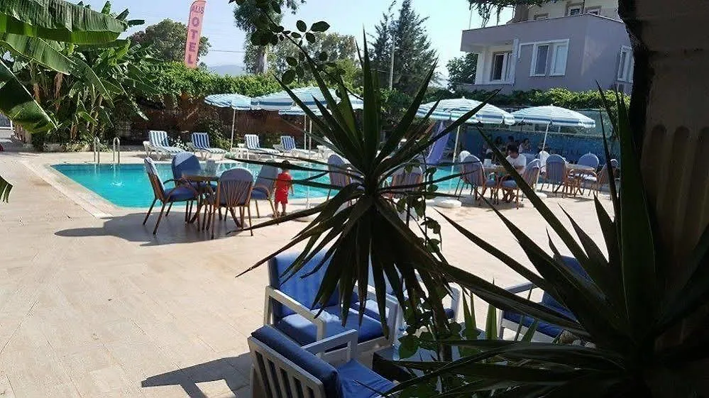 Alis Hotel フェティエ