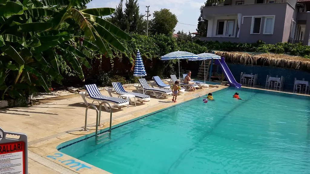 Alis Hotel フェティエ